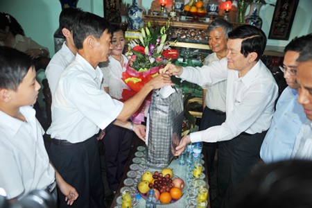 Le président Truong Tan Sang travaille dans la province de Quang Ninh - ảnh 2